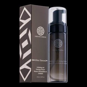 White Diamond Exfoliating and Foaming Cleanser-NEW